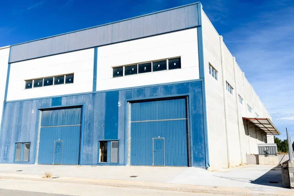 Almacén industrial exterior — Foto de Stock