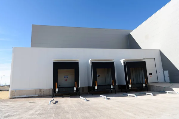 Dış endüstriyel depo