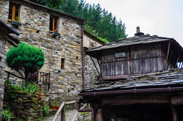 Staré město v Asturias, městě Taramundi — Stock fotografie