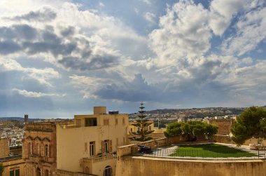 Malta 'nın komşu adası Gozo' daki Victoria şehrine bakın.