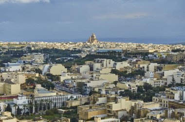 Malta 'nın komşu adası Gozo' daki Victoria şehrine bakın.
