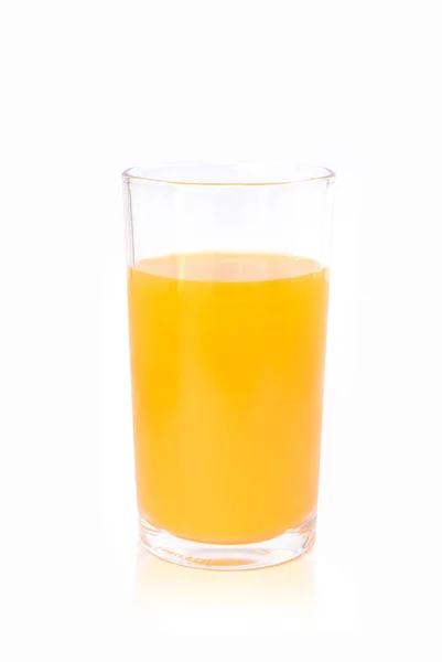 100% de suco de laranja fresco em vidro — Fotografia de Stock