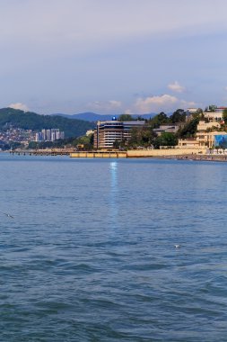 Sochi. Karadeniz Sochi nehir akar