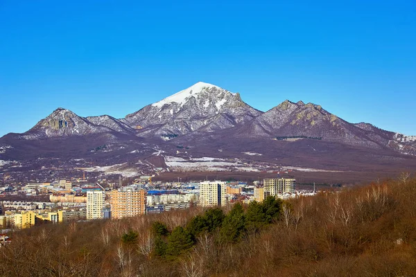 Norte do Cáucaso. Pyatigorsk. Monte Beshtau — Fotografia de Stock