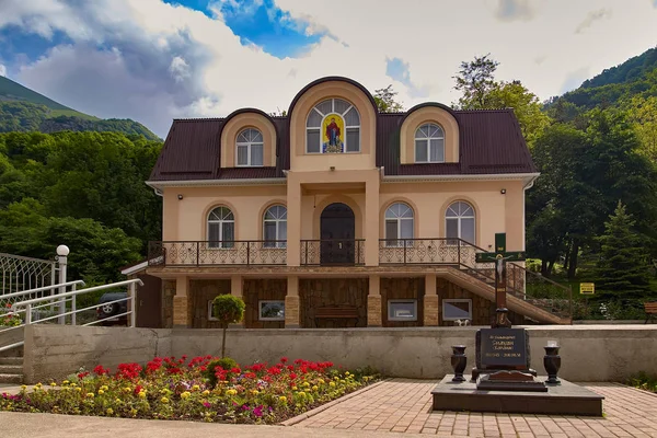 Cáucaso Norte. Asunción Varoufakis Beshtaugorsky monasterio. Residencia de la madre superiora — Foto de Stock