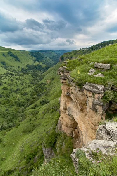 Північний Кавказ. Berezovskoe ущелині — стокове фото