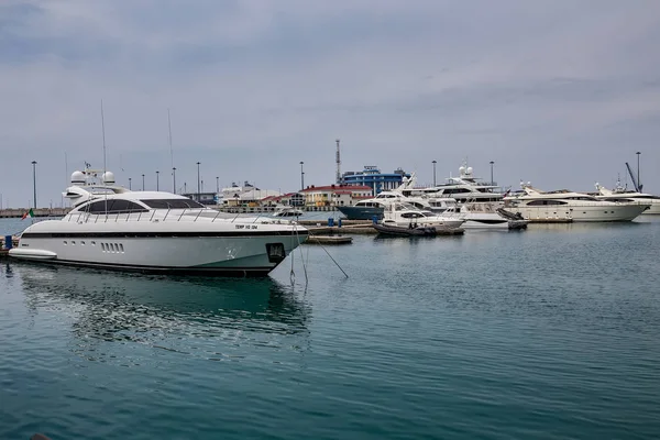 Russland Sotschi April 2018 Sotschi Seehafen Boote Und Yachten — Stockfoto