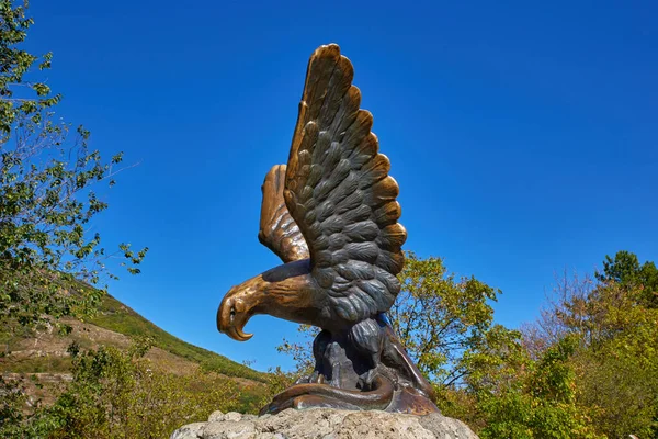 Pyatigorsk 'ta. Tatil yeri manzarası. Bronz Kartal