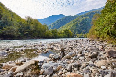 Dağ Abhazya. Göller ve nehirler