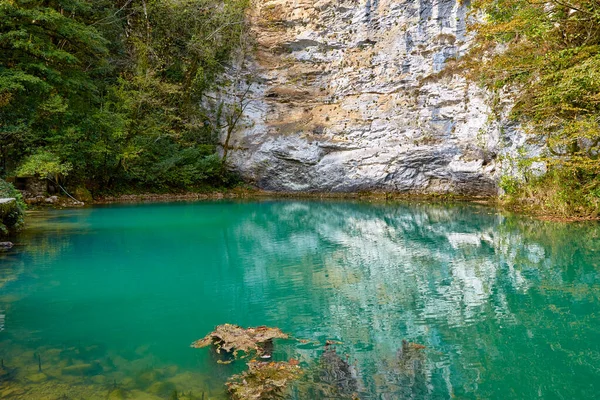 アブハジア山 湖と川 — ストック写真