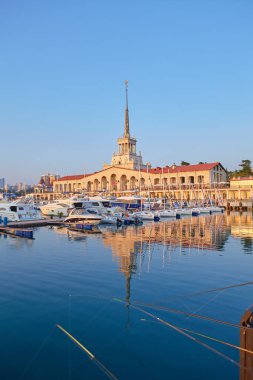Soçi. Liman. Deniz istasyonu. Spa mı? Sonbahar