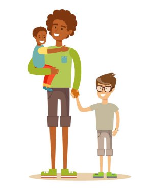 iyi zaman geçiriyor onun iki çocuk babası. Karışık yarış aile.