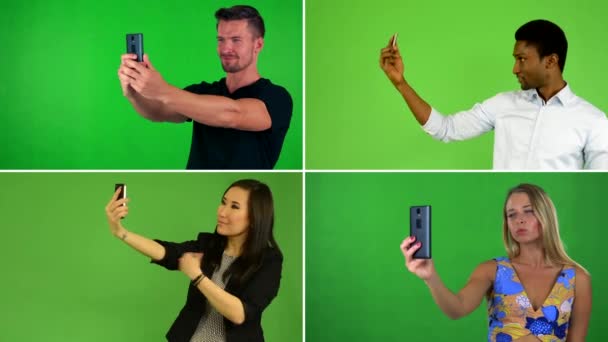 Persone che scattano selfie sui telefoni cellulari — Video Stock