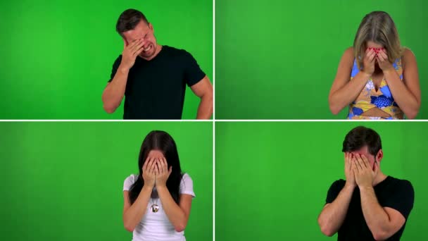 Folk gråter i händerna — Stockvideo