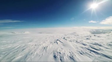 İsveç - dağın zirvesine kış manzarası 