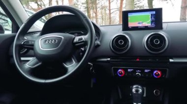 Pano ve lüks bir araba Gps