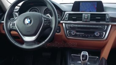 Lüks bir araba kahverengi ve siyah iç