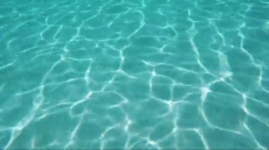 su yüzeyi güneş yansıma havuzuna ile