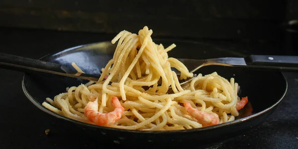 Pasta Garnelen Spaghetti Shrimp Cremesauce Und Meeresfrüchte Menü Konzept Lebensmittel — Stockfoto
