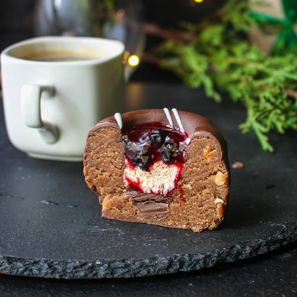 Schokoladenkuchendessous Festliche Tischdekoration Kaffee Geschenke Süßigkeiten Menükonzept Lebensmittel Hintergrund Ansicht — Stockfoto