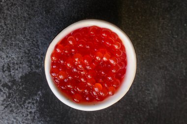 Kırmızı havyar (deniz ürünleri, somon havyarı) menü kavramı. Yemek geçmişi. Üst Manzara. Boşluğu kopyala