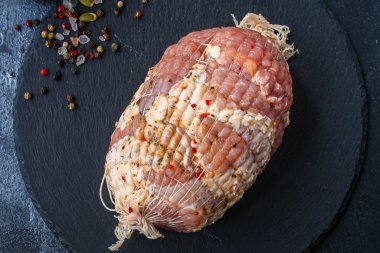 Kızartma ağında köfte (lezzetli ve sağlıklı et yemeği) menü konsepti. Geçmişi. Üst Manzara. Boşluğu kopyala