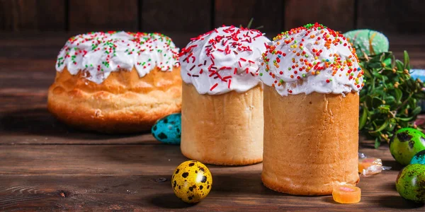 Bolo Páscoa Ovos Páscoa Design Tradicional Férias Páscoa Feliz Conceito — Fotografia de Stock