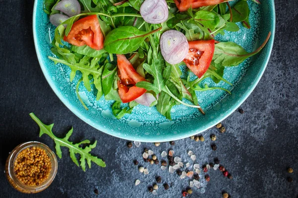 Salada Folhas Misturam Salada Micro Verdes Mistura Pepino Tomate Cebola — Fotografia de Stock