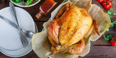 fırında tavuk, şenlik masası (tavuk ya da hindi) menü konsepti. Üst Manzara. metin için boşluk kopyala