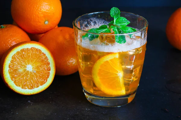 オレンジレモネード柑橘類 アイスドリンクメニューのコンセプト 食べ物の背景 テキストのトップ表示コピースペース — ストック写真