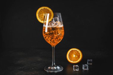 Portakallı limonata turunçgil, buzlu içecek içecek soda menüsü konsepti. Yemek geçmişi. Metin için üst görünüm kopyalama alanı