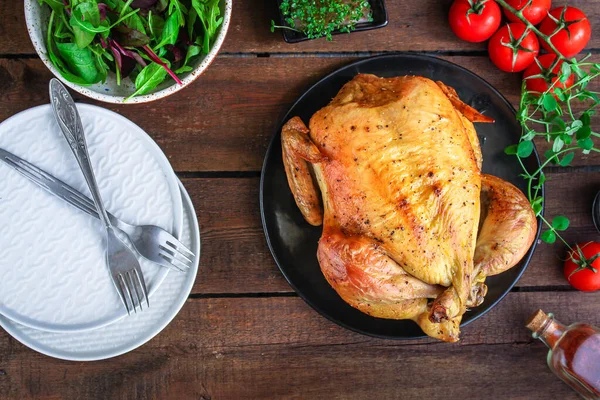 Gebackenes Huhn Festliche Tafel Henne Oder Truthahn Menükonzept Hintergrund Ansicht — Stockfoto