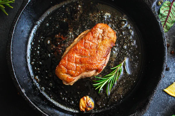 Gebratene Entenbrust Gegrilltes Fleisch Menü Konzept Lebensmittel Hintergrund Keto Oder — Stockfoto