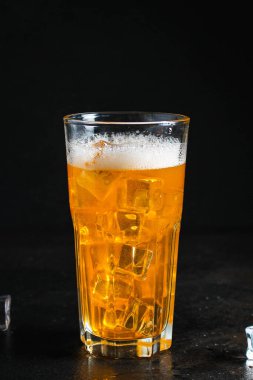 Portakallı limonata turunçgil, buzlu içecek içecek soda menüsü konsepti. Yemek geçmişi. Metin için üst görünüm kopyalama alanı