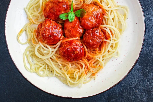 Nudeln Spaghetti Frikadellen Tomatensauce Hauptgericht Menü Konzept Lebensmittel Hintergrund Ernährung — Stockfoto