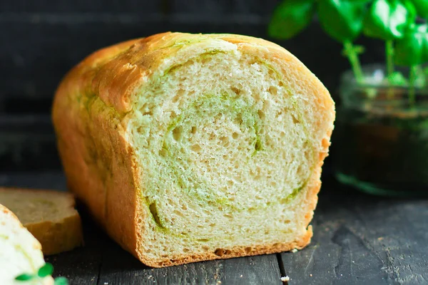 Semmel Mit Spinat Und Kräutern Selbst Gebacken Gesunde Ernährung Lebensmittel — Stockfoto