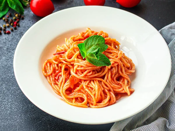 Spaghetti Spasta Sos Pomidorowymenu Koncepcja Zdrowego Odżywiania Jedzenie Tło Góra — Zdjęcie stockowe