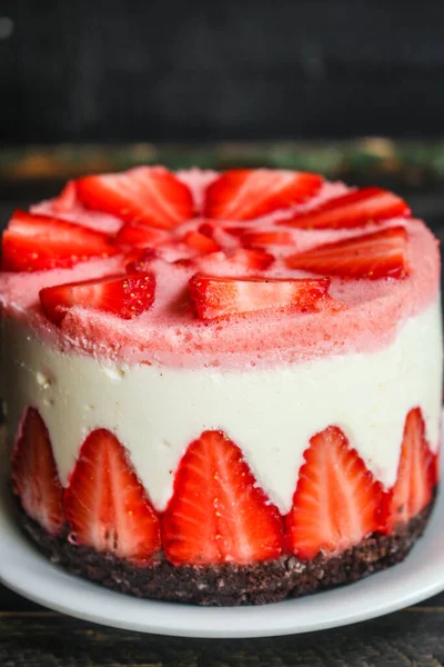 Cheesecake Strawberrie Tatlı Mascarpone Tatlı Pasta Sağlıklı Servis Edilen Böğürtlen — Stok fotoğraf