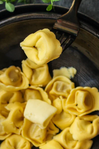Tortellini Pasta Ravioles Rellenos Concepto Menú Tamaño Porción Alimentos Fondo —  Fotos de Stock