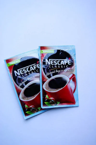 Nescafe, μια τσάντα από καφέ, ποτό, ετοιμάζω, Αγοράστε — Φωτογραφία Αρχείου