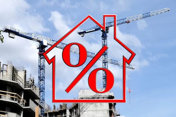 Bir ev inşa zemin üzerine kırmızı yüzde işareti . — Stok fotoğraf