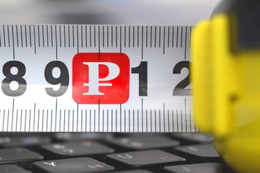 Üstünde belgili tanımlık klavye ruble sembolü ile rulet .