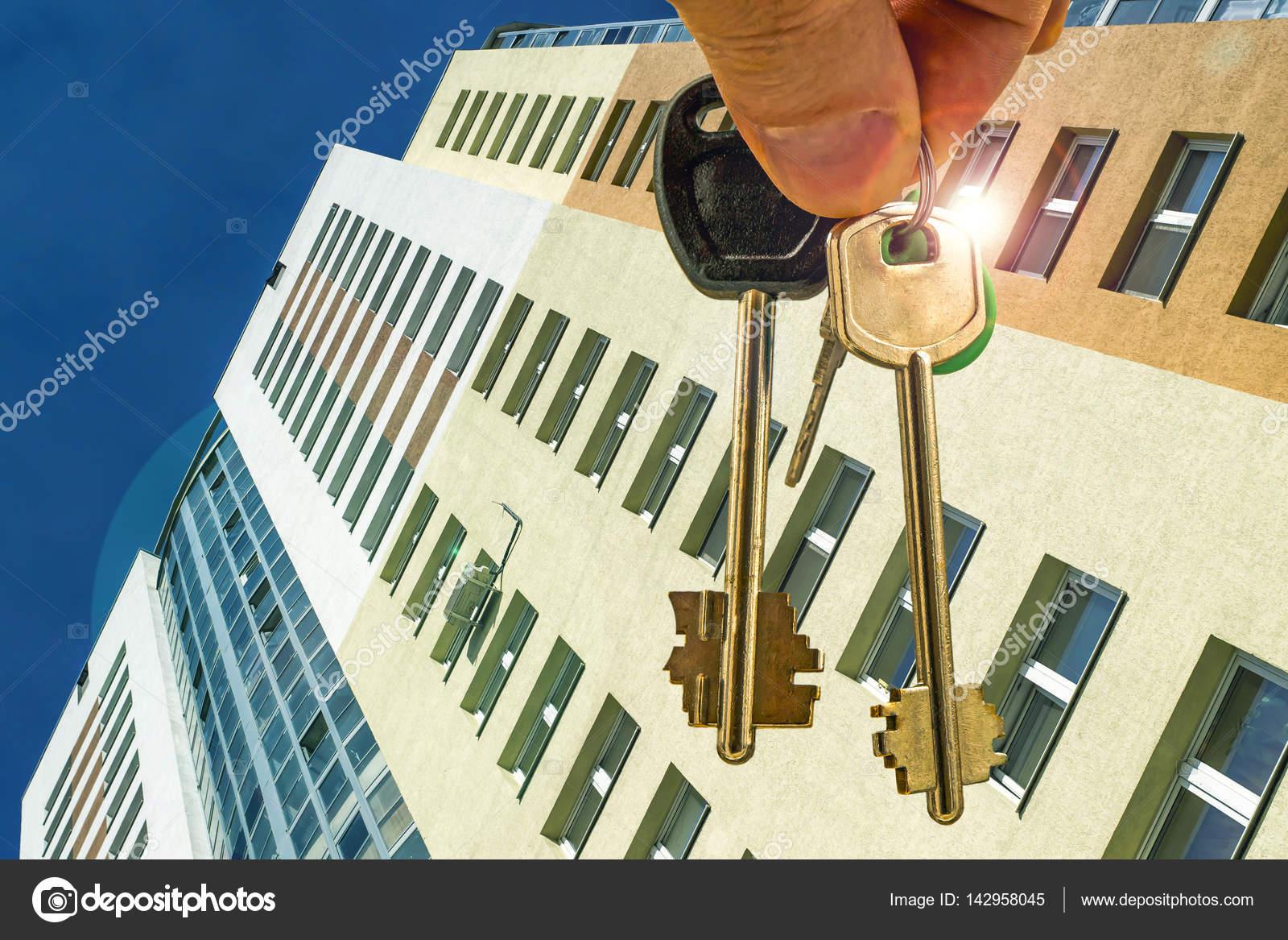 Запиши по группам ключи от квартиры. Ключи от квартиры. Долгожданные ключи от квартиры. Новоселье ключи. Ключи от новой квартиры.