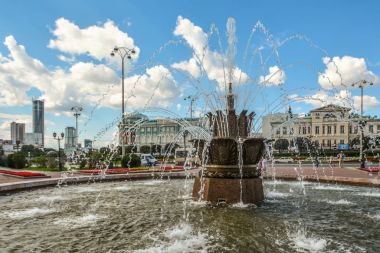 - Rusya. Ekaterinburg 'da. St. Catherine 'in işçi meydanı ve şapeli. .