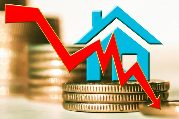 Zeitplan für den Fall und ein Symbol für Immobilien auf dem Hintergrund der Barren-Münzen . — Stockfoto