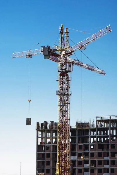 Arka plan inşaat mavi gökyüzünde Panoraması — Stok fotoğraf