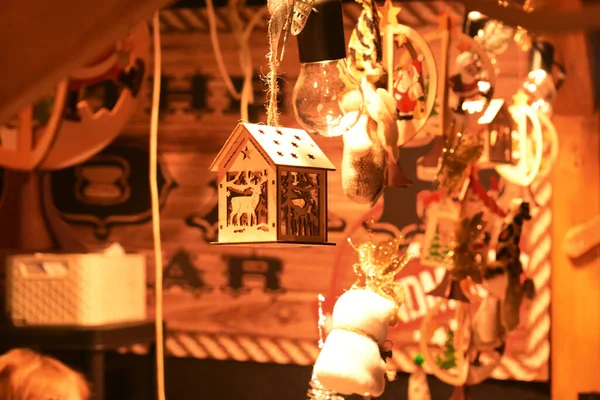 Decoración Madera Árbol Navidad Con Ciervos Mercado Ayuntamiento Tallin — Foto de Stock