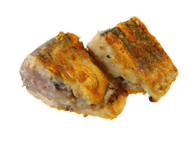                                Beyaz arka planda izole edilmiş kızarmış balık