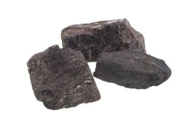 kömür beyaz arkaplanda izole edildi