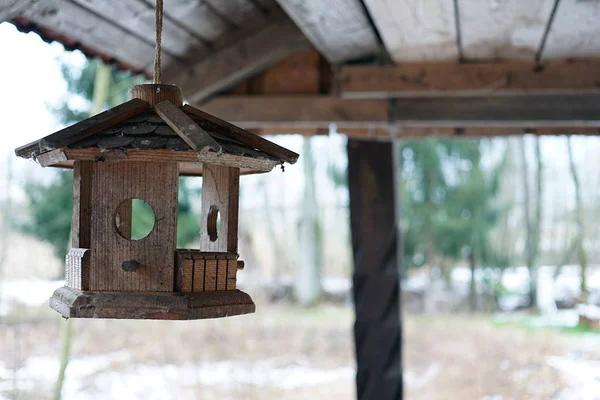 Vogelhaus in der Winterzeit — Stockfoto